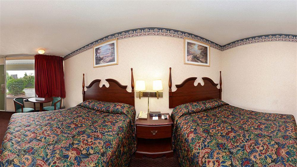 Red Carpet Inn & Suites Carneys Point/Wilmington Екстер'єр фото