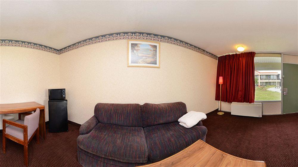 Red Carpet Inn & Suites Carneys Point/Wilmington Екстер'єр фото