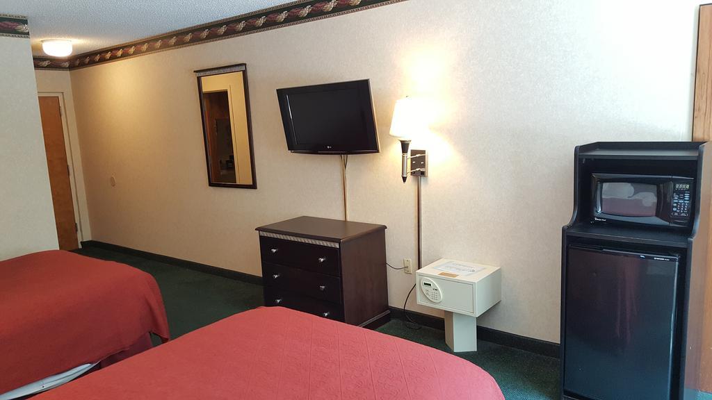 Red Carpet Inn & Suites Carneys Point/Wilmington Екстер'єр фото