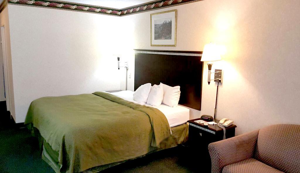 Red Carpet Inn & Suites Carneys Point/Wilmington Екстер'єр фото