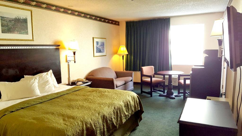 Red Carpet Inn & Suites Carneys Point/Wilmington Екстер'єр фото