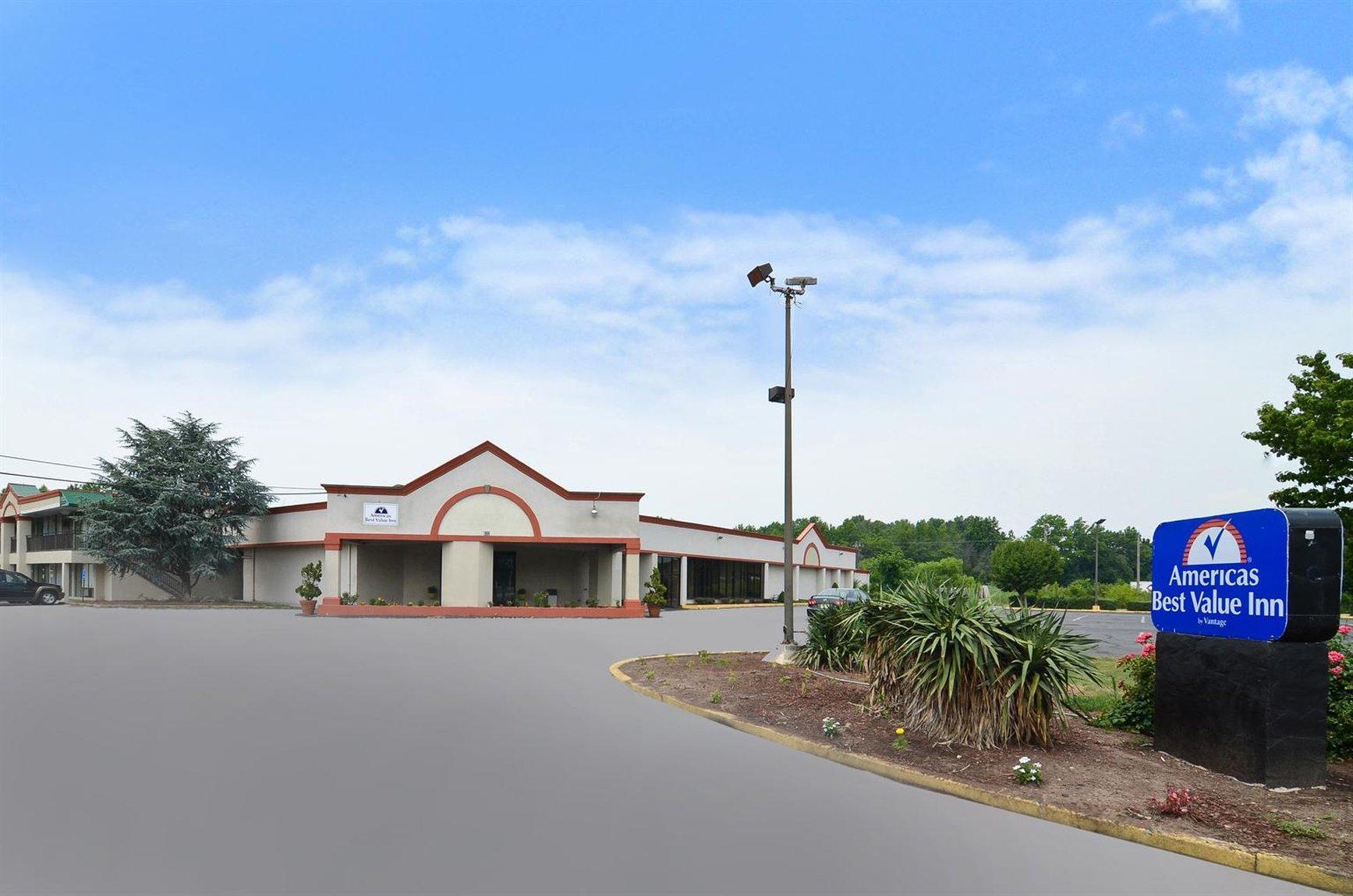Red Carpet Inn & Suites Carneys Point/Wilmington Екстер'єр фото