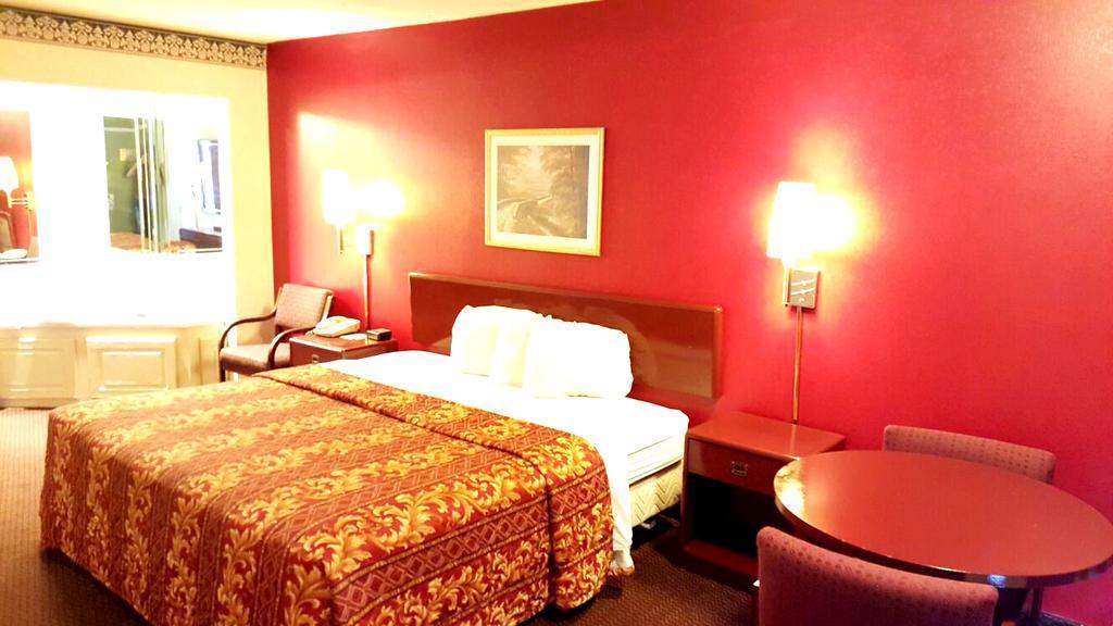 Red Carpet Inn & Suites Carneys Point/Wilmington Екстер'єр фото