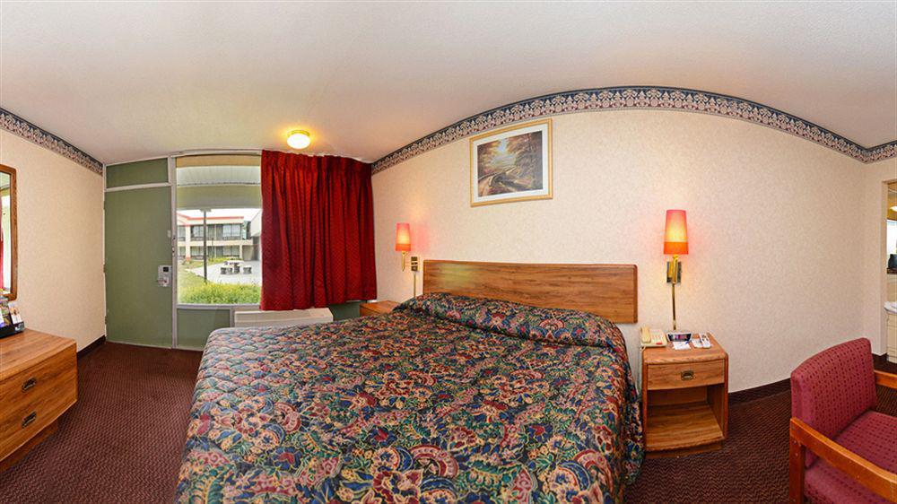 Red Carpet Inn & Suites Carneys Point/Wilmington Екстер'єр фото